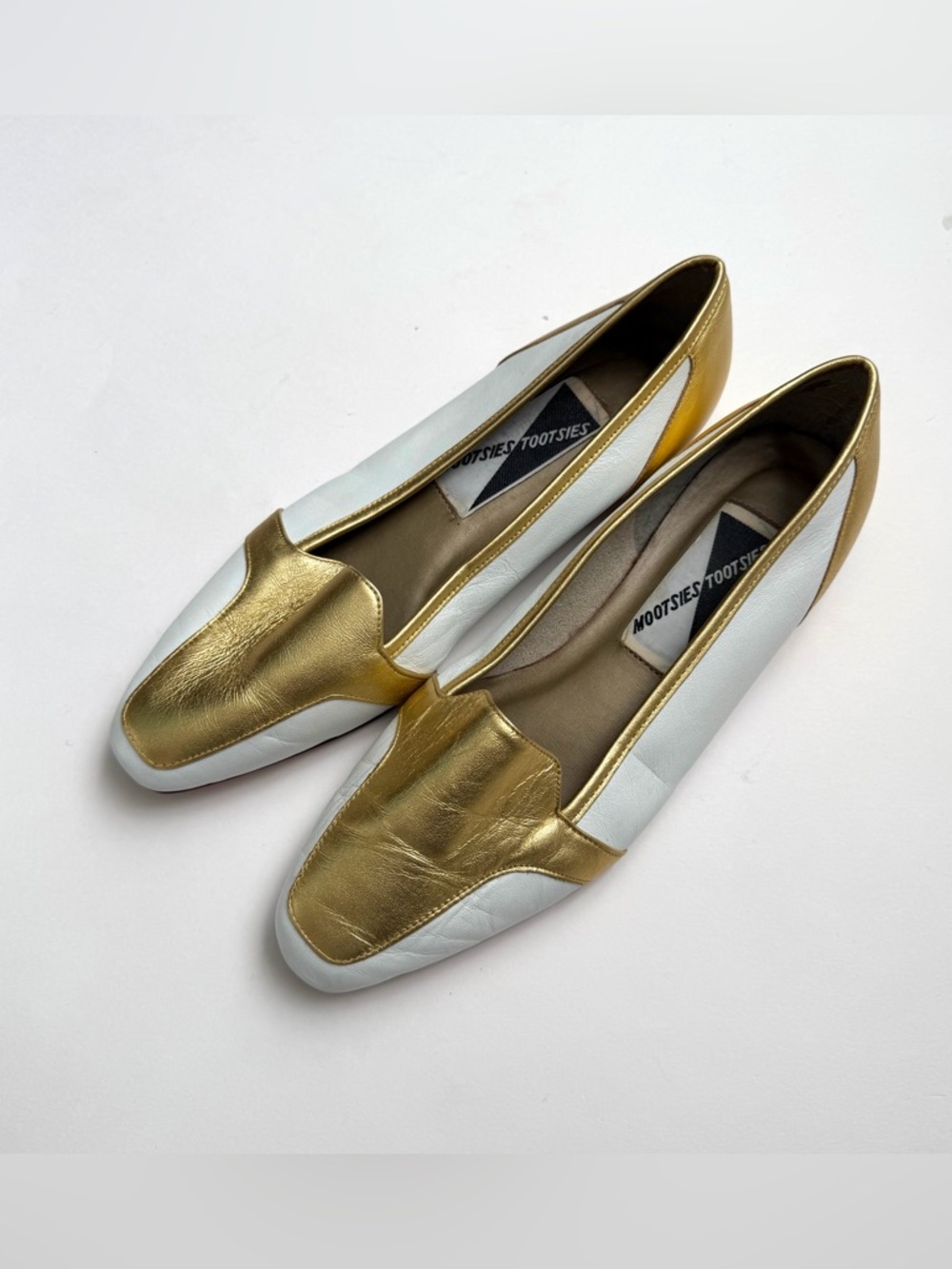 Vintage Mootsies Tootsies White & Gold Leather Loafer Flats Size 9M